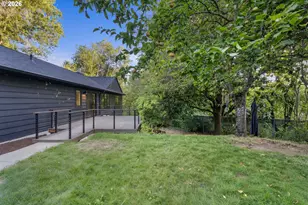 3868 SW Bridlemile Ln, Portland, OR 97221 - Photo 30