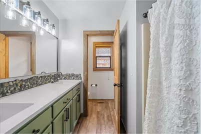 1921 SE Douglas Pl, Gresham, OR 97080 - Photo 32