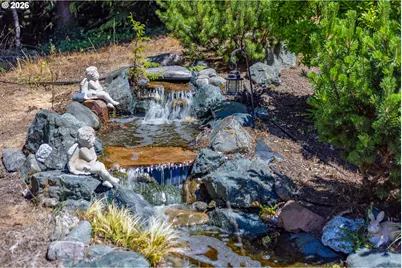 56670 Pleasant Hill Dr, Coquille, OR 97423 - Photo 40