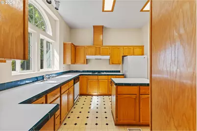 56670 Pleasant Hill Dr, Coquille, OR 97423 - Photo 12