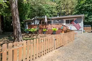43077 N River Dr, Sweet Home, OR 97386 - Photo 2