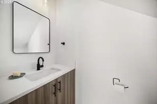 11109 SW 43rd Ave, Portland, OR 97219 - Photo 12