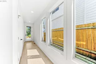 11109 SW 43rd Ave, Portland, OR 97219 - Photo 2