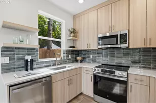 4064 SE Long St, Portland, OR 97202 - Photo 4