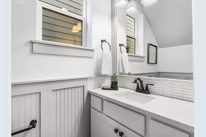 3616 SW Vermont St, Portland, OR 97219 - Photo 8