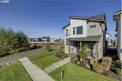 7002 SE Firefly Ln, Hillsboro, OR 97123 - Photo 2