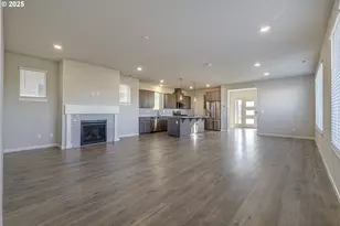 7002 SE Firefly Ln, Hillsboro, OR 97123 - Photo 10