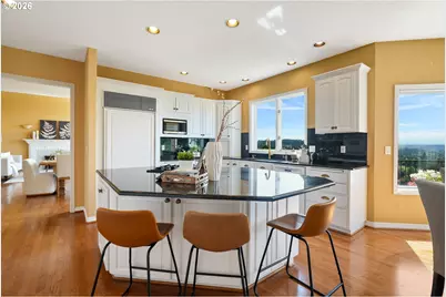 18500 Ray Ridge Dr, Lake Oswego, OR 97034 - Photo 14