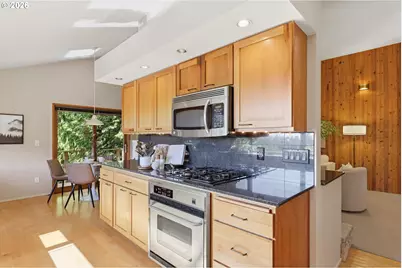 7024 SW Canyon Dr, Portland, OR 97225 - Photo 24