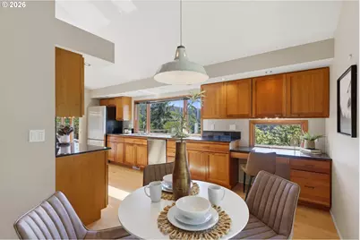 7024 SW Canyon Dr, Portland, OR 97225 - Photo 20