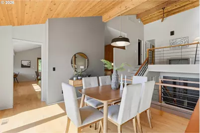 7024 SW Canyon Dr, Portland, OR 97225 - Photo 12