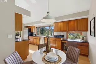 7024 SW Canyon Dr, Portland, OR 97225 - Photo 18
