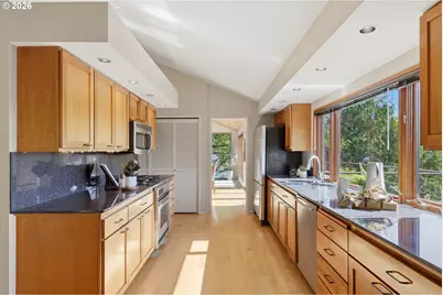 7024 SW Canyon Dr, Portland, OR 97225 - Photo 20