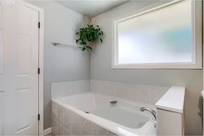 10715 NW 23rd Ave, Vancouver, WA 98685 - Photo 18