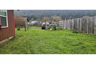 930 C Ave, Powers, OR 97466 - Photo 16