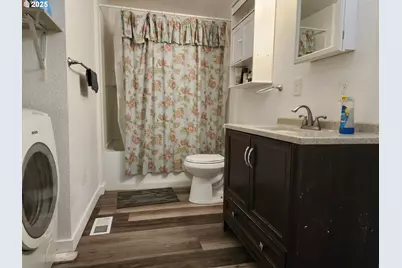 4061 NE Hawthorne Ave, Salem, OR 97301 - Photo 10