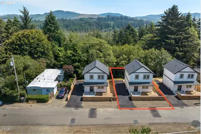 646 SE Reef Ave, Lincoln City, OR 97367 - Photo 2