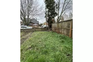 330 Grove St NE, Salem, OR 97301 - Photo 2