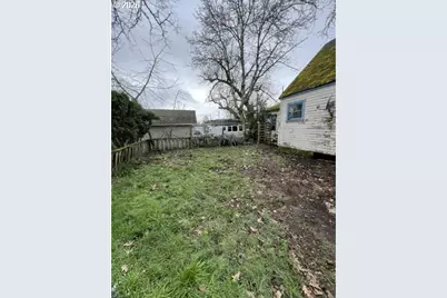 330 Grove St NE, Salem, OR 97301 - Photo 1