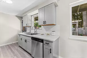 13015 NE Weidler St, Portland, OR 97230 - Photo 14