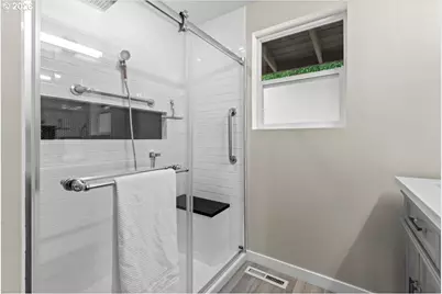 13015 NE Weidler St, Portland, OR 97230 - Photo 28