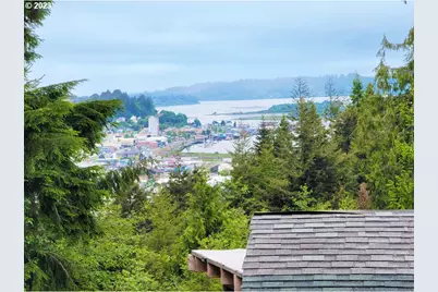 Flanagan, Coos Bay, OR 97420 - Photo 4