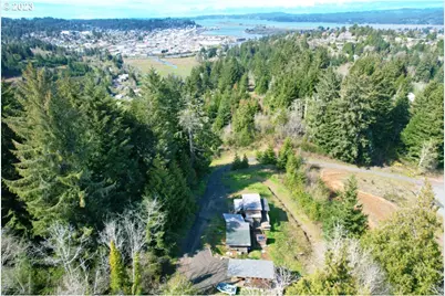 Flanagan, Coos Bay, OR 97420 - Photo 2