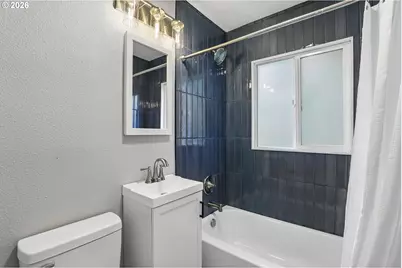 6850 NE Roselawn St, Portland, OR 97218 - Photo 16