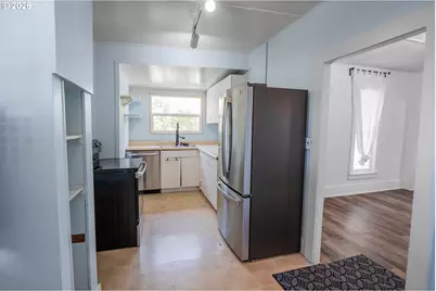 126 E Madison Ave, Cottage Grove, OR 97424 - Photo 14
