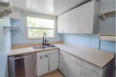 126 E Madison Ave, Cottage Grove, OR 97424 - Photo 16