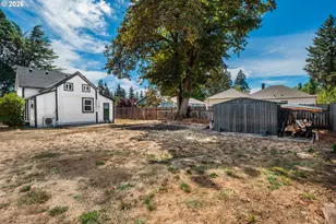 126 E Madison Ave, Cottage Grove, OR 97424 - Photo 32