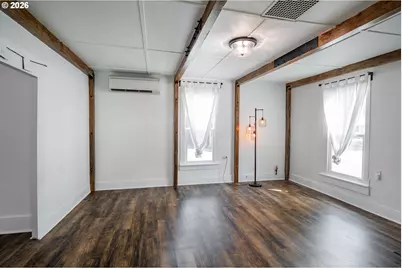 126 E Madison Ave, Cottage Grove, OR 97424 - Photo 6