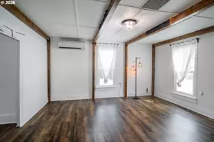 126 E Madison Ave, Cottage Grove, OR 97424 - Photo 6