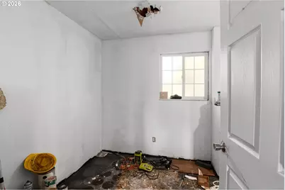 13670 SW 21st St, Beaverton, OR 97008 - Photo 16