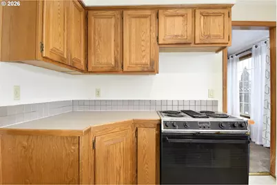 16232 SE Lillian Ct, Milwaukie, OR 97267 - Photo 12