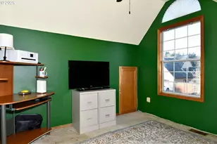 16232 SE Lillian Ct, Milwaukie, OR 97267 - Photo 18