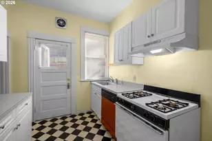 2188 NW Kearney St, Portland, OR 97210 - Photo 16