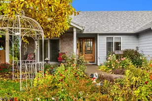 1409 Crestview Dr, Silverton, OR 97381 - Photo 4