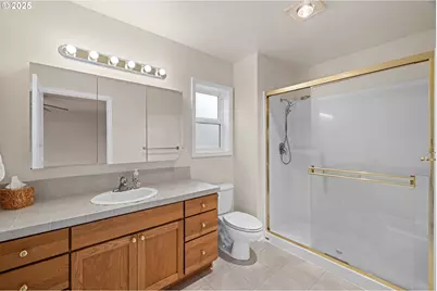 1409 Crestview Dr, Silverton, OR 97381 - Photo 18