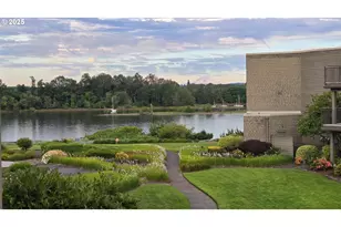 5624 S Riverside Ln, Portland, OR 97239 - Photo 1