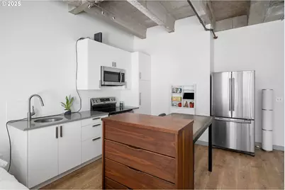 900 NE 81st Ave #111, Portland, OR 97213 - Photo 8