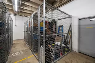 900 NE 81st Ave, Portland, OR 97213 - Photo 24