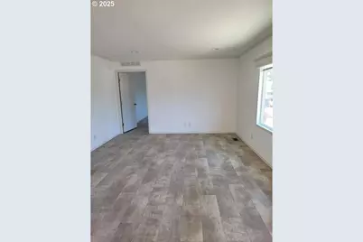 226 Owyhee Ln, Roseburg, OR 97471 - Photo 8