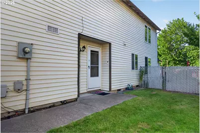 11720 NE 32nd St, Vancouver, WA 98682 - Photo 2