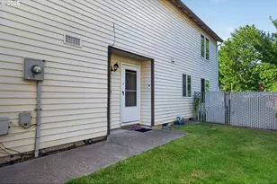 11720 NE 32nd St, Vancouver, WA 98682 - Photo 2