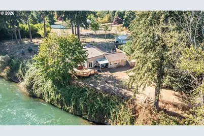 1054 N River Dr, Sweet Home, OR 97386 - Photo 2