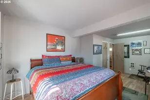 1054 N River Dr, Sweet Home, OR 97386 - Photo 24