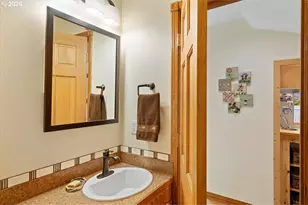 565 Shelokum Dr, Silverton, OR 97381 - Photo 16