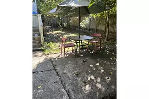 239 D St, Springfield, OR 97477 - Photo 12