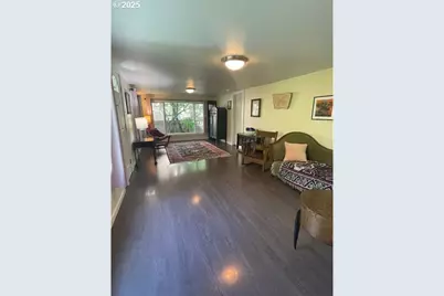 239 D St, Springfield, OR 97477 - Photo 2